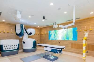 Accurate, Non-Invasive: How This Latest Robotic Tech at Chennai Hospital is Treating Cancer, Tumour