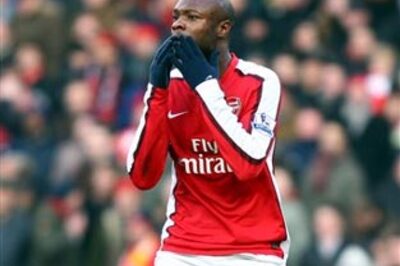 Gallas goal gives Arsenal victory over Portsmouth