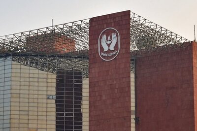 LIC Shares Fall After Insurer Reports Embedded Value At Rs 5.41 Lakh Cr in FY22 End