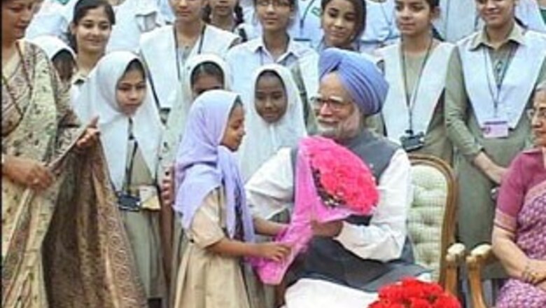PM greets nation on Eid, eve of Holi festivals