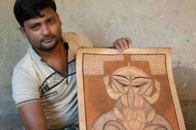 This Kalighat 'Pat' Painter is Depicting Queer Love in New Series