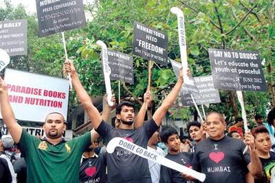 Mumbai: 1,000 protest against ACP Vasant Dhoble