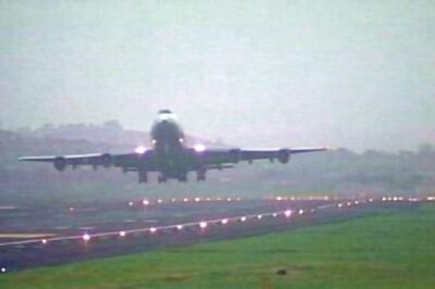 Search fails to locate missing Indonesian plane for 2nd day