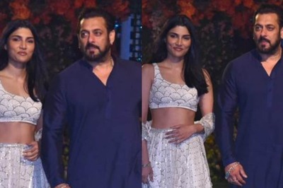 Salman Khan Looks Dashing In Blue, Poses With Niece Alizeh Agnihotri At Anant-Radhika Engagement