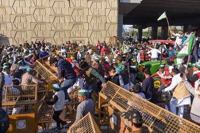 Amit Shah Says Centre Ready for Talks, Urges Farmers to Protest at Burari and Not Block Roads
