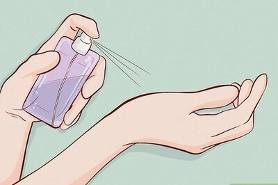 How to Apply Perfume