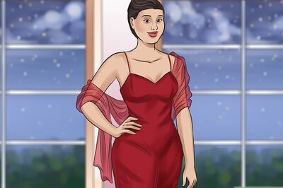 How to Accessorize a Red Dress