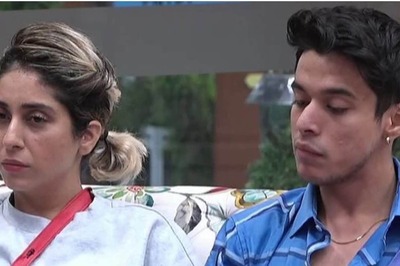 Bigg Boss OTT Contestants Neha Bhasin, Pratik Sehajpal Defend Their Closeness Against Heavy Trolling