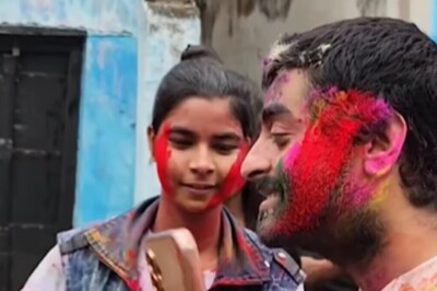 Watch: Arijit Singh Stops Scooty To Play Holi With Kids