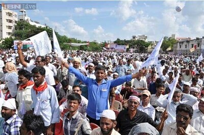 Seemandhra remains without power, cyclone threat adds to woes