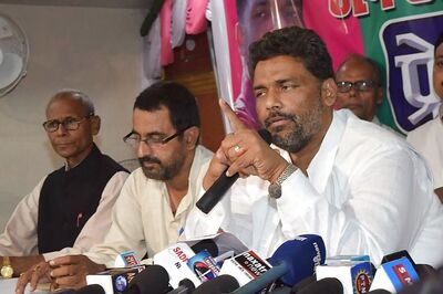 Pappu Yadav injured as stage collapses during election rally in Sitamarhi