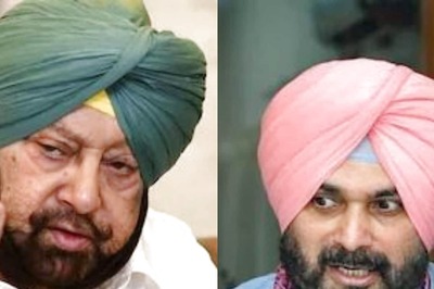 ‘Thoko Tali’: Amarinder’s Party Takes Jibe at Navjot Sidhu After SC’s One-Year Jail Verdict