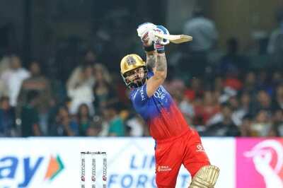 IPL 2024: Virat Kohli Races to 3000 Run Mark at M Chinnaswamy Stadium in Decisive RCB vs CSK Clash