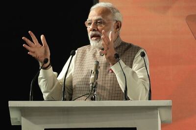 PM Narendra Modi Pauses Election Rally Speech in Gujarat For Azaan