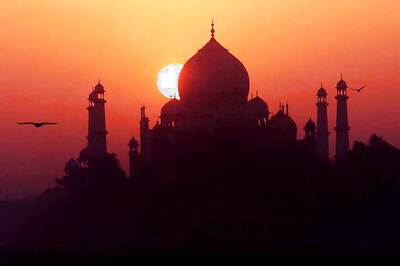 Green Tribunal Slams Akhilesh Govt Over Polluting Yamuna, Tajmahal