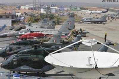 India's aero show takes off with a roar