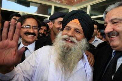 Surjeet wasn't sent to Pakistan as a spy: Govt