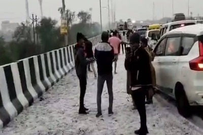 Gujarat: Unseasonal Rain, Lightning Strikes Kill 20; Intense Hailstorm Turns Roads White