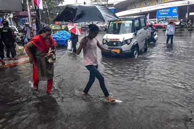 Umbrella Distribution Event in Thane Gets Ugly as BJP Corporator Punches Her Colleague, Leading to Clashes