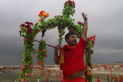 Devotees throng Shiva temple on 'Sharavan Chaturdashi'