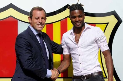 Barcelona complete signing of Alex Song