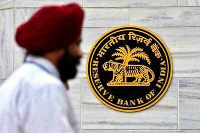 RBI to Infuse $13.2 Billion Via Repos, Advances Bond Purchase
