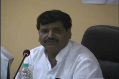 Rift Brewing Within Yadav Clan in SP, Shivpal Skips UP Cabinet Expansion