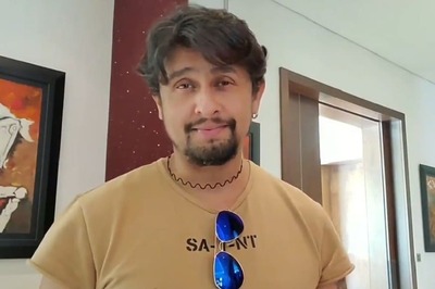 Sonu Nigam Sings Main Hoon Na With Coronavirus Twist in Latest Vlog