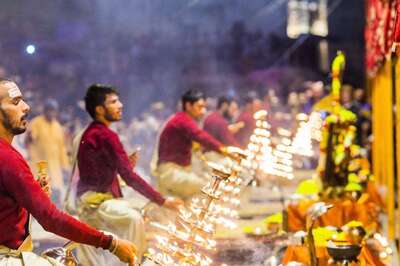 Aaj Ka Panchang, May 18, 2023: Check Out Tithi, Shubh Muhurat, Rahu Kaal and Other Details for Thursday