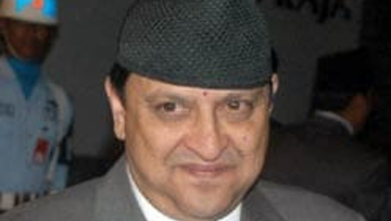 Nepal King gets X-mas dinner date
