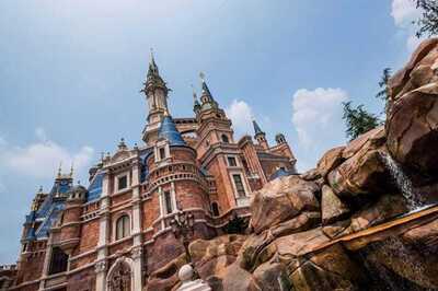 Disney Takes $1.4 Billion Coronavirus Hit; Shanghai Disney Park To Open By May 11
