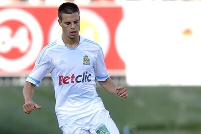 Chelsea sign Spanish defender Azpilicueta