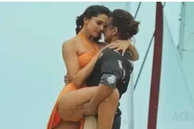 'Pathaan is Very Patriotic', Says Shah Rukh Khan Amid Raging Controversy Around Besharam Rang