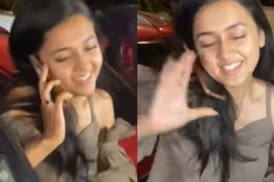 Tejasswi Prakash Apologises, Runs Away From Paparazzi; Her Mom Helps Her Escape. Watch