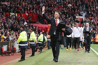 Van Gaal rekindles spirit as Manchester United dare to dream again