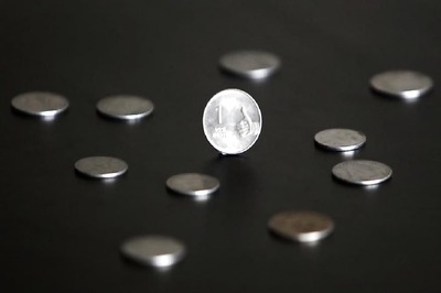 Rupee Falls 10 Paise to 70.59 Per US Dollar in Early Trade