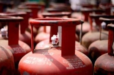 Commercial LPG Cylinder Price Increased by Rs 250 in Delhi; Check Price in Your City