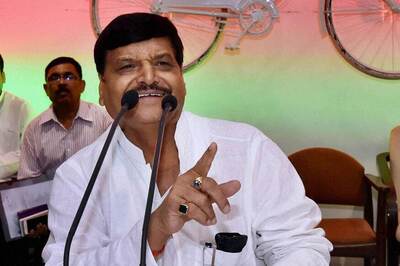 Akhilesh Moves to Disqualify Estranged Uncle Shivpal Yadav as MLA Under Anti-Defection Law