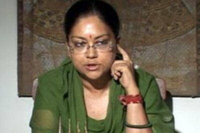 Raje defies BJP order, holds meeting of MLAs