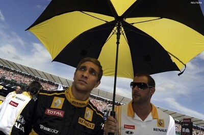 Renault wants Petrov to start perfrorming