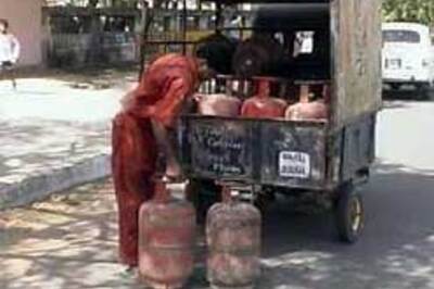 Left renews pressure on price rise issue