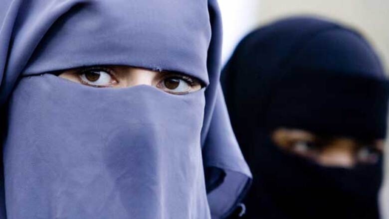 Women in burqa pass security, Canada fumes