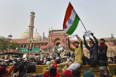 Anti-CAA Protesters Turn Up Outside Jama Masjid after Friday Prayers; Rival Rallies Rock Mumbai