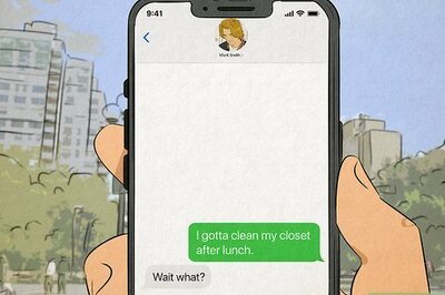 105 Funny, Witty, & Random Things to Text Your Friends