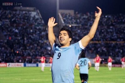 Boost for Uruguay as Suarez trains for first time since surgery