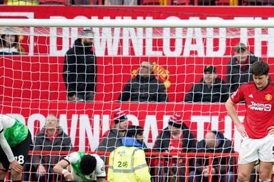 Premier League: Manchester United Hold Liverpool 2-2 to Hand Arsenal Lead