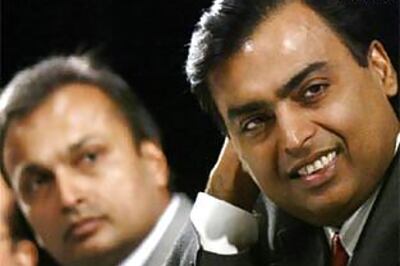 Didn't Mukesh know of Ambani family pact, asks SC