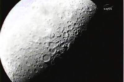 NASA photos show moon strike created plume