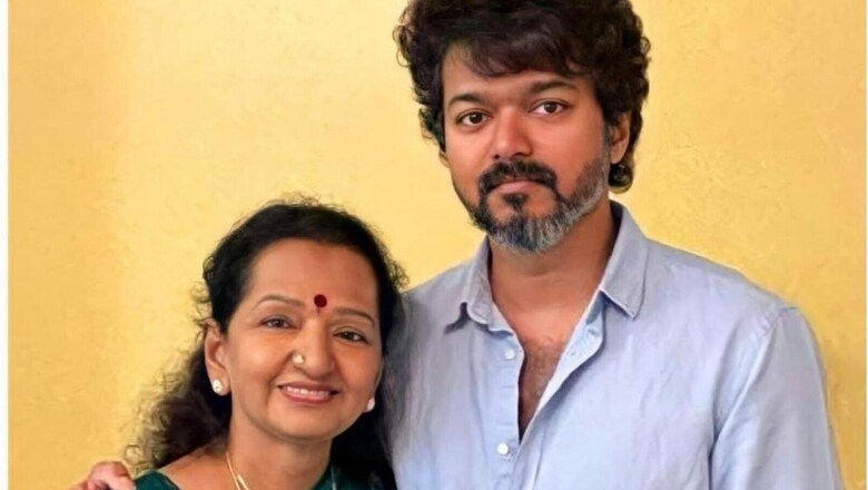 Vijay's Photo With His Mother Sobha Goes Viral on Social Media