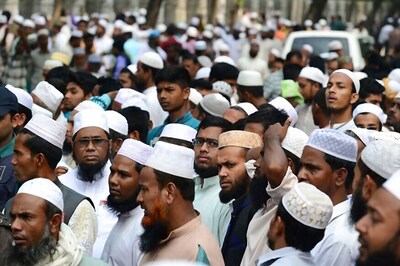 1 Lakh Bangladesh Muslim Clerics Rally Against Extremism